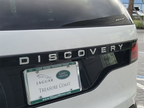 New 2025 Land Rover Discovery S image 10