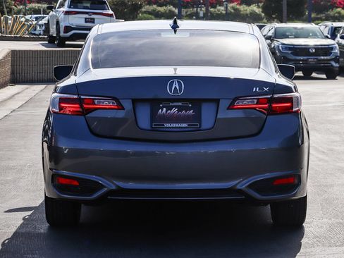 Used 2018 Acura ILX FWD image 7