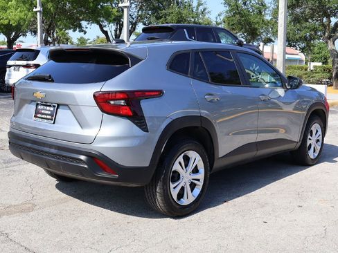 Used 2024 Chevrolet Trax LS w/ Driver Confidence Package FWD image 8