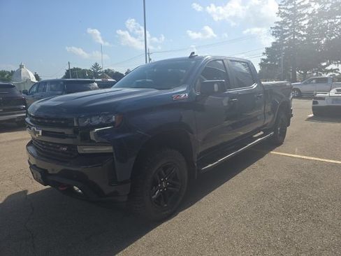 Used 2021 Chevrolet Silverado 1500 LT Trail Boss w/ Convenience Package II AWD/4WD image 3