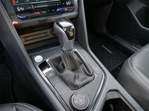 Certified 2024 Volkswagen Tiguan SE R-Line image 28