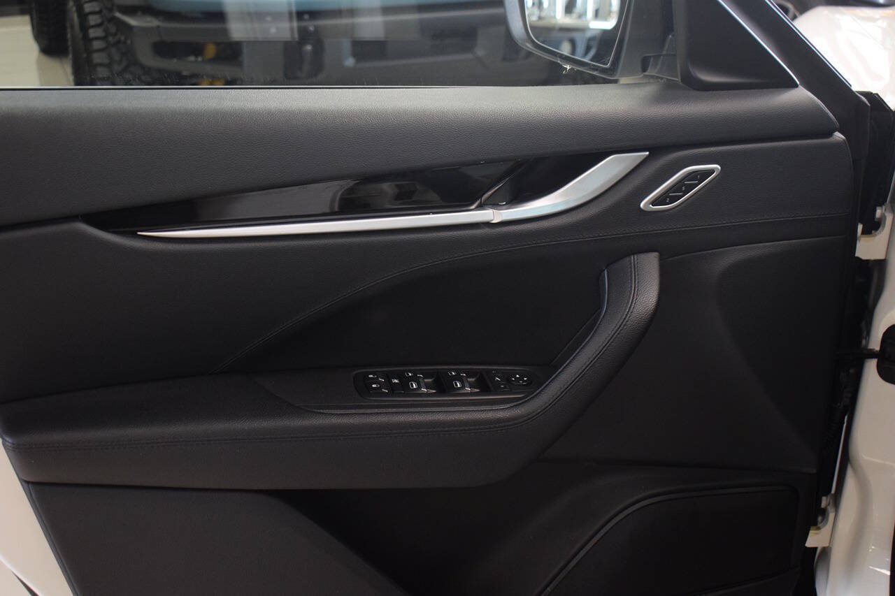 Used 2020 Maserati Levante S AWD/4WD image 12