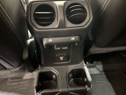 Used 2022 Jeep Gladiator Overland w/ Popular Equipment Package AWD/4WD image 20