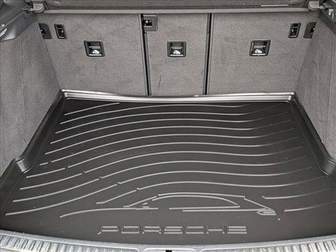 Used 2023 Porsche Macan image 22