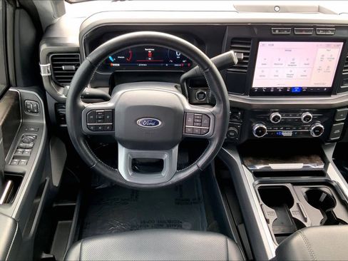 Used 2023 Ford F250 Lariat w/ Chrome Package image 6