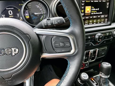 Used 2023 Jeep Wrangler Unlimited Rubicon 4xe w/ Cold Weather Group AWD/4WD image 19