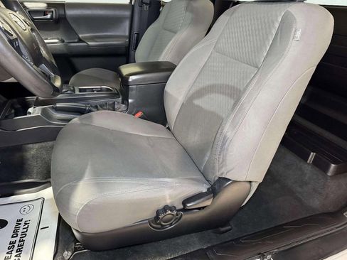 Used 2022 Toyota Tacoma SR image 19