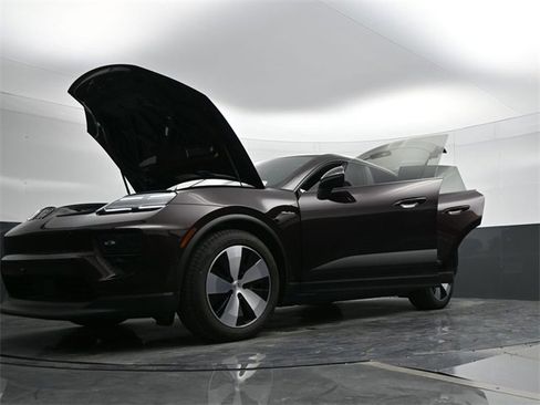 Used 2024 Porsche Macan 4 Electric image 26