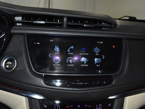 Used 2017 Cadillac XT5 Luxury w/ Driver Awareness Package FWD image 18