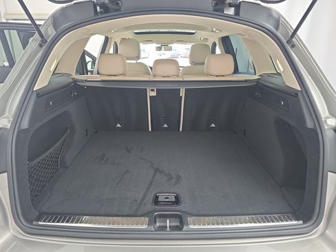 Used 2021 Mercedes-Benz GLC 300 4MATIC image 12