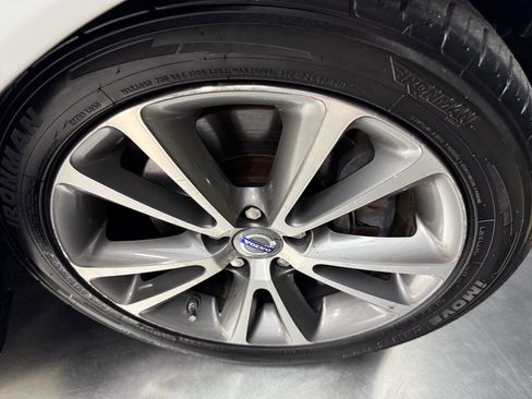 Used 2013 Volvo C70 T5 image 18