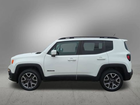 Used 2016 Jeep Renegade Latitude image 3