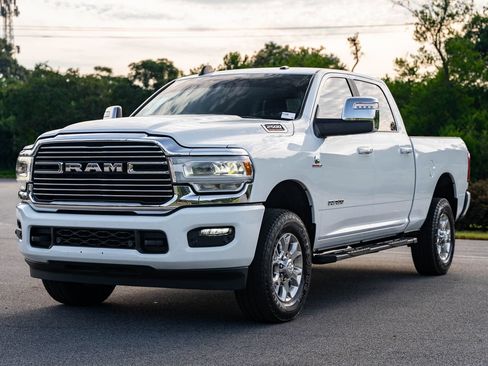 Used 2024 RAM 2500 Laramie w/ Safety Group AWD/4WD image 3