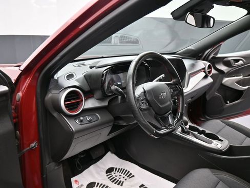 Used 2024 Chevrolet Trax RS FWD image 6
