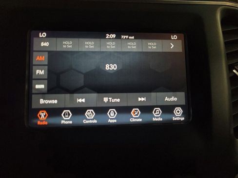 Used 2019 Jeep Cherokee Latitude Plus w/ Comfort/Convenience Group AWD/4WD image 25