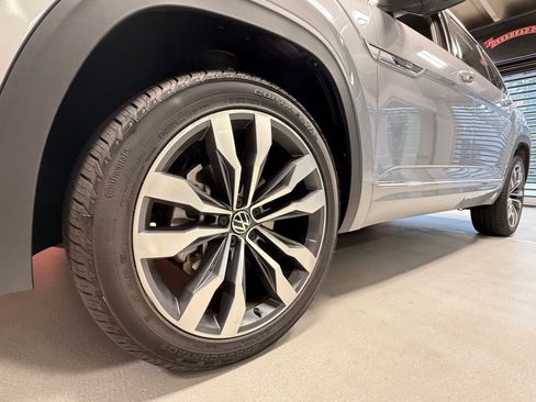 Used 2023 Volkswagen Atlas SEL Premium AWD/4WD image 16