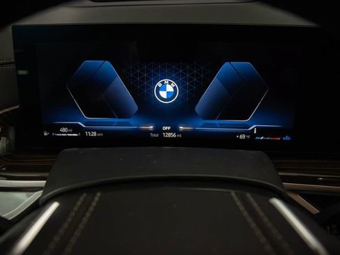 Used 2026 BMW X7 xDrive40i AWD/4WD image 16