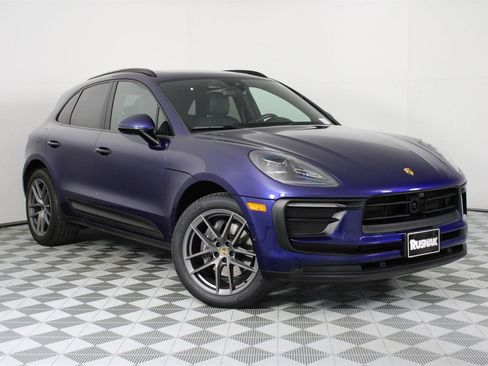 Used 2023 Porsche Macan image 9