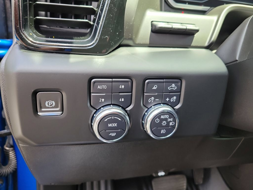 Used 2023 GMC Sierra 1500 AT4 w/ AT4 Premium Package AWD/4WD image 24