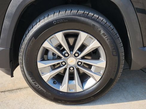 Used 2025 Chevrolet Equinox LT AWD/4WD image 12