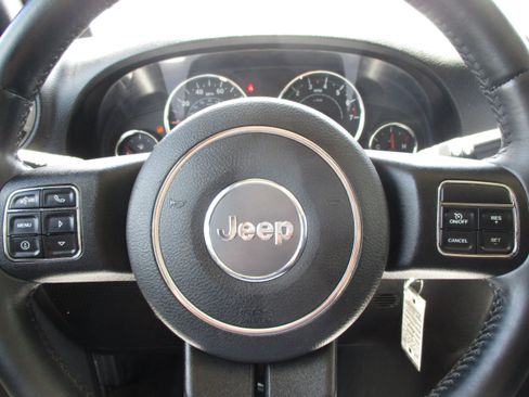 Used 2014 Jeep Wrangler Unlimited Sport w/ Quick Order Package 24S AWD/4WD image 16