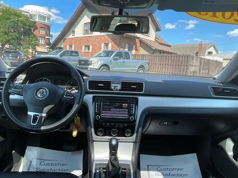 Used 2013 Volkswagen Passat 2.5 SE FWD image 12