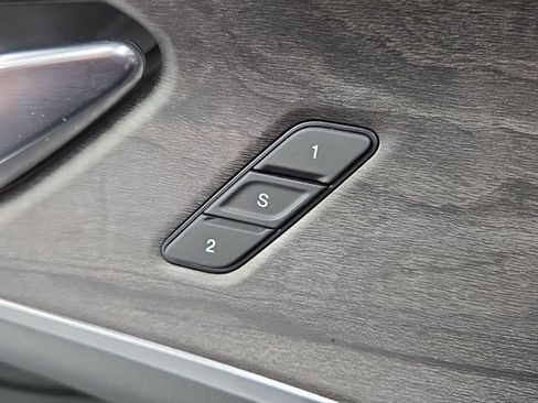 Used 2024 Jeep Grand Cherokee Limited w/ Black Appearance Package AWD/4WD image 34