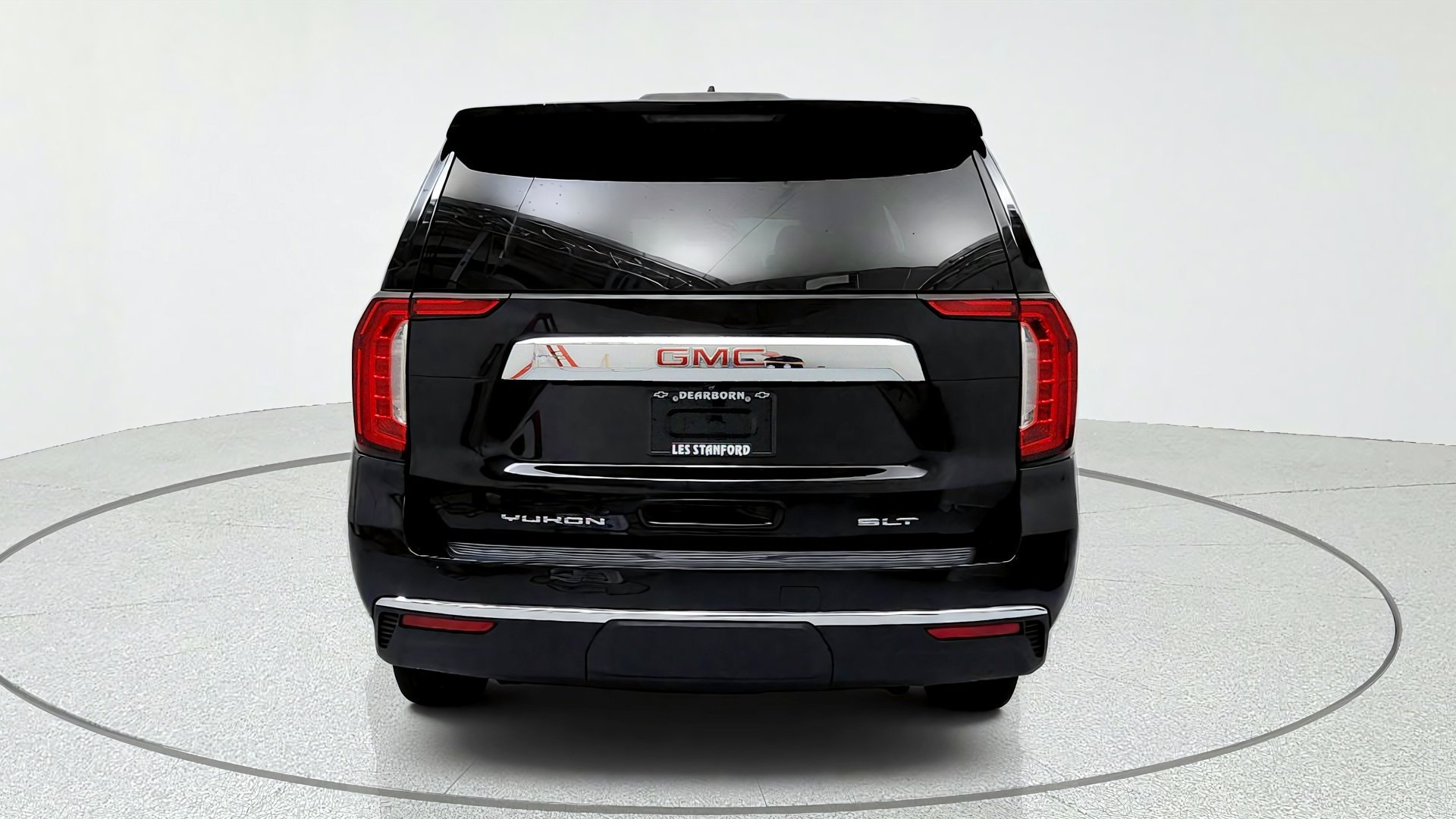 Used 2023 GMC Yukon SLT w/ SLT Premium Package AWD/4WD image 4