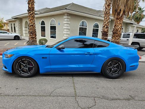 Used 2017 Ford Mustang GT image 4