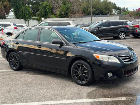 Used 2010 Toyota Camry XLE FWD image 3