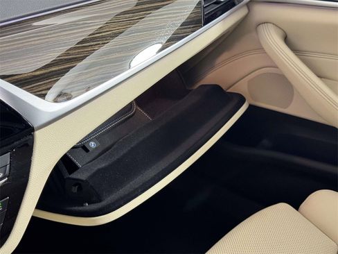 Used 2023 BMW 530i xDrive w/ Convenience Package image 31