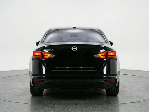 Used 2025 Nissan Altima 2.5 SV image 7