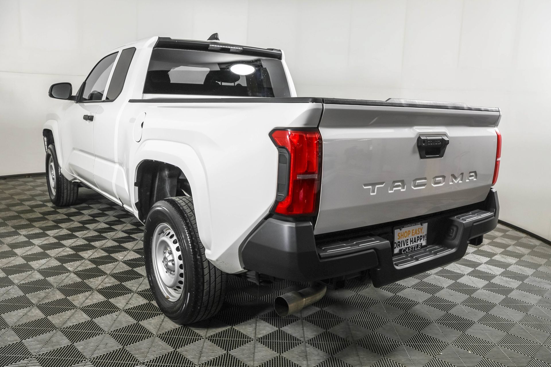 Used 2024 Toyota Tacoma SR RWD image 17