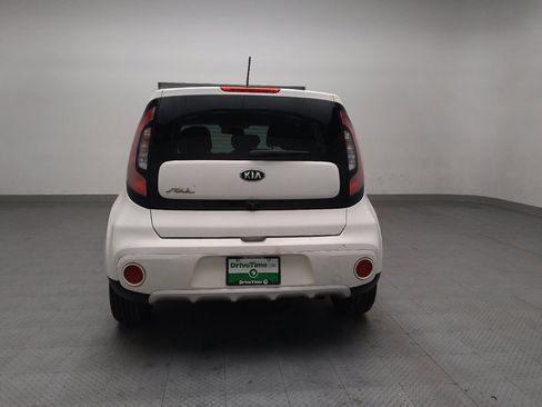 Used 2018 Kia Soul + image 6