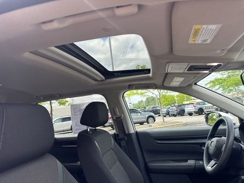 Used 2024 Honda CR-V EX image 18