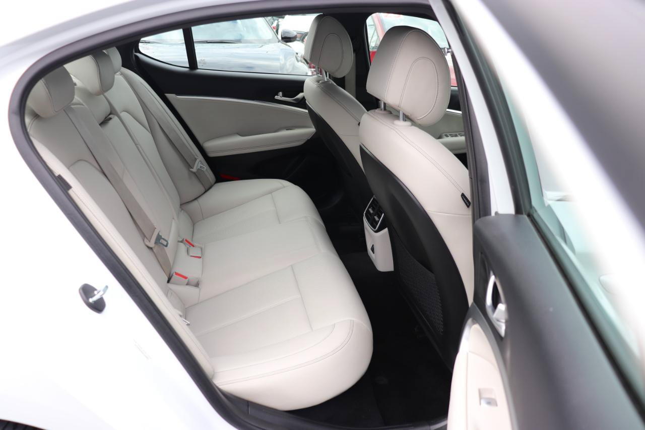 Used 2025 Genesis G70 2.5T AWD/4WD image 13