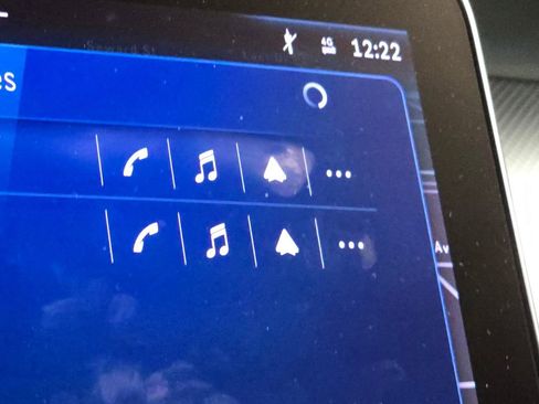 Used 2023 Mercedes-Benz C 300 4MATIC Sedan image 5