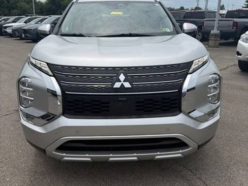 Used 2022 Mitsubishi Outlander SE FWD image 8