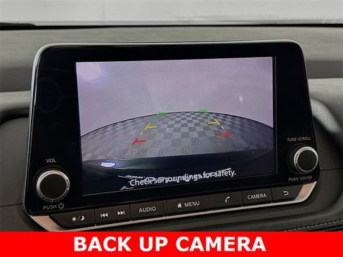 Used 2024 Nissan Rogue SV image 10