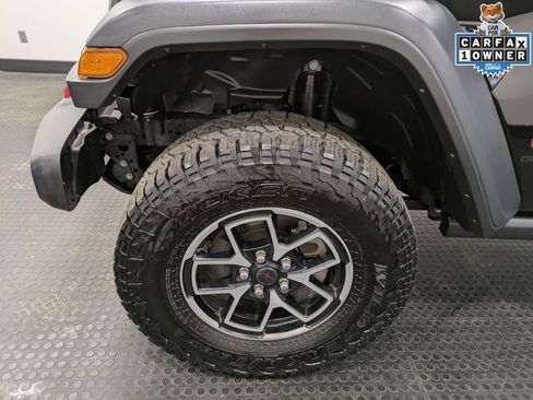 Used 2024 Jeep Gladiator Rubicon w/ Convenience Group image 7