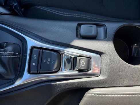 Used 2017 Chevrolet Camaro LT image 17