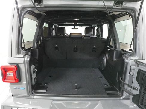 Used 2023 Jeep Wrangler Unlimited Sahara AWD/4WD image 30