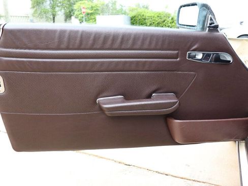 Used 1987 Mercedes-Benz 560 SL image 17