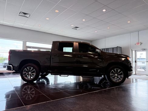 Used 2023 Chevrolet Silverado 1500 LT AWD/4WD image 20