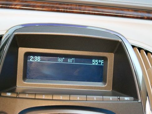 Used 2010 Buick LaCrosse CXL FWD image 23