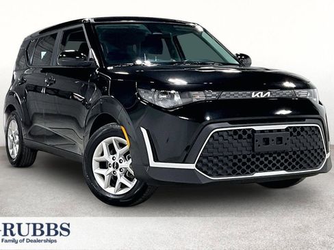 Used 2025 Kia Soul LX w/ LX Technology Package FWD image 1