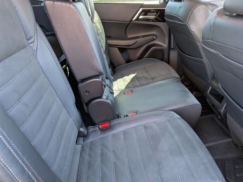 Used 2022 Mitsubishi Outlander SE image 20