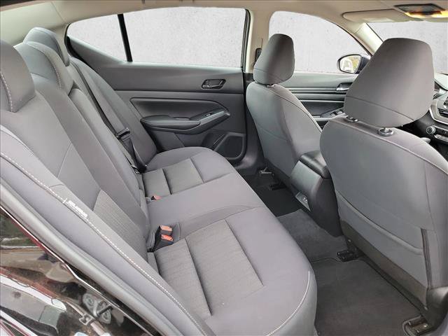 Used 2025 Nissan Altima 2.5 SV FWD image 16