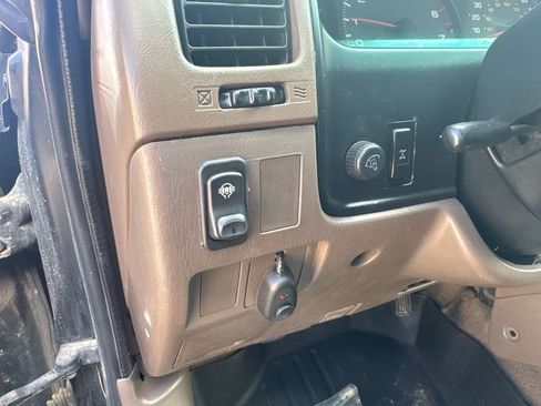 Used 2002 Toyota 4Runner SR5 AWD/4WD image 19