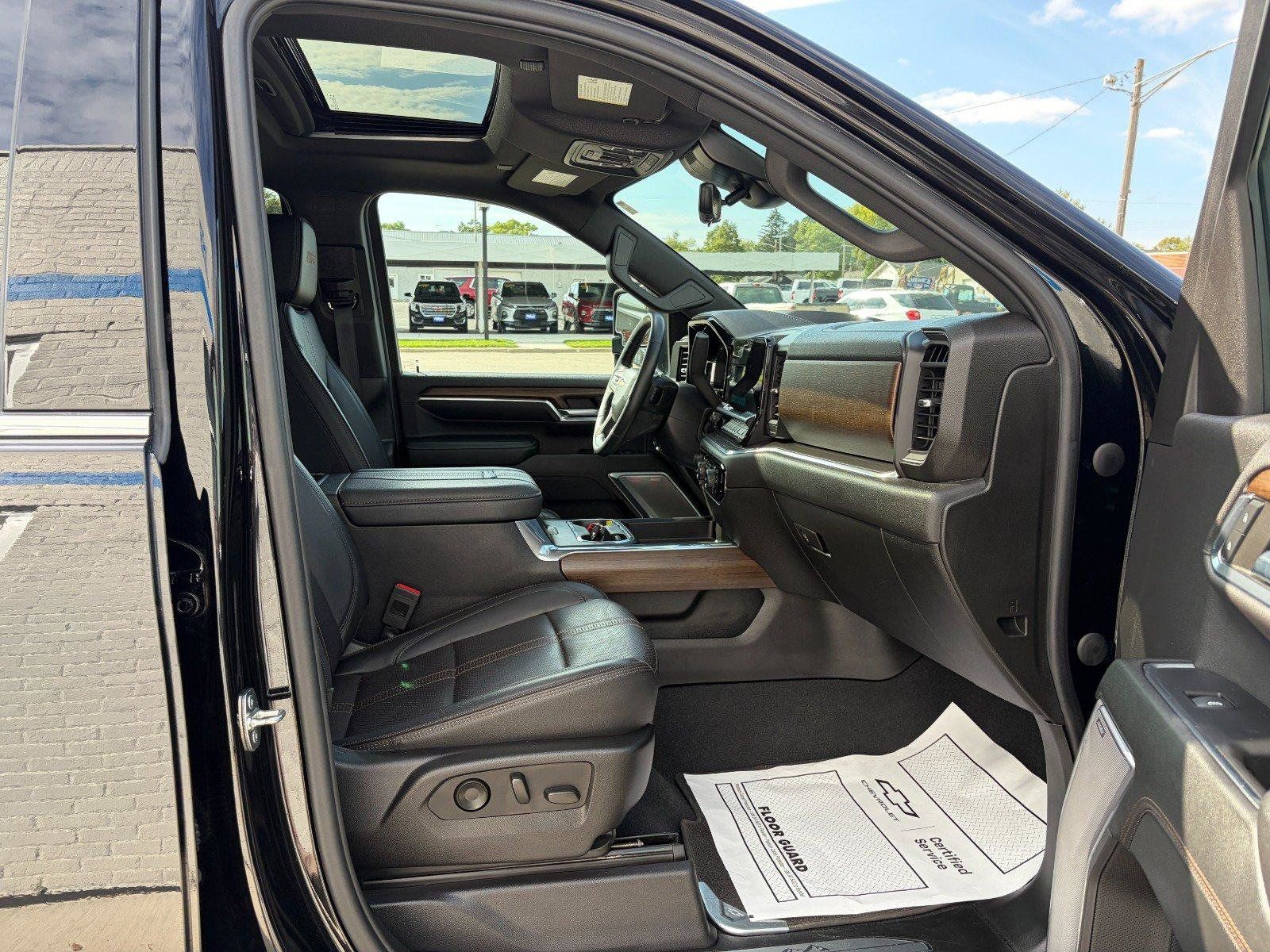 Used 2024 Chevrolet Silverado 3500 High Country w/ High Country Premium Package AWD/4WD image 24